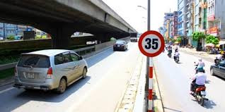Hà Nội đề xuất giữ biển báo hạn chế tốc độ 35km/h