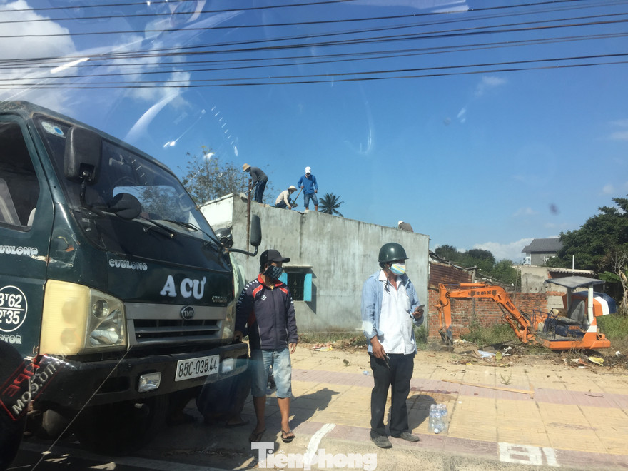 Ninh Thuận cưỡng chế đất bán đấu giá giữa dịch COVID - 19