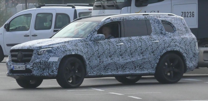 Mercedes-Benz GLS 2019 rò rỉ hình ảnh chạy thử trên đường.