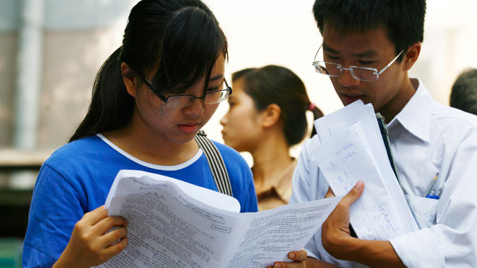 Học sinh, sinh viên có thể sao chép tài liệu hợp pháp nếu trả một mức phí hợp lí. Ảnh: Hồng Vĩnh