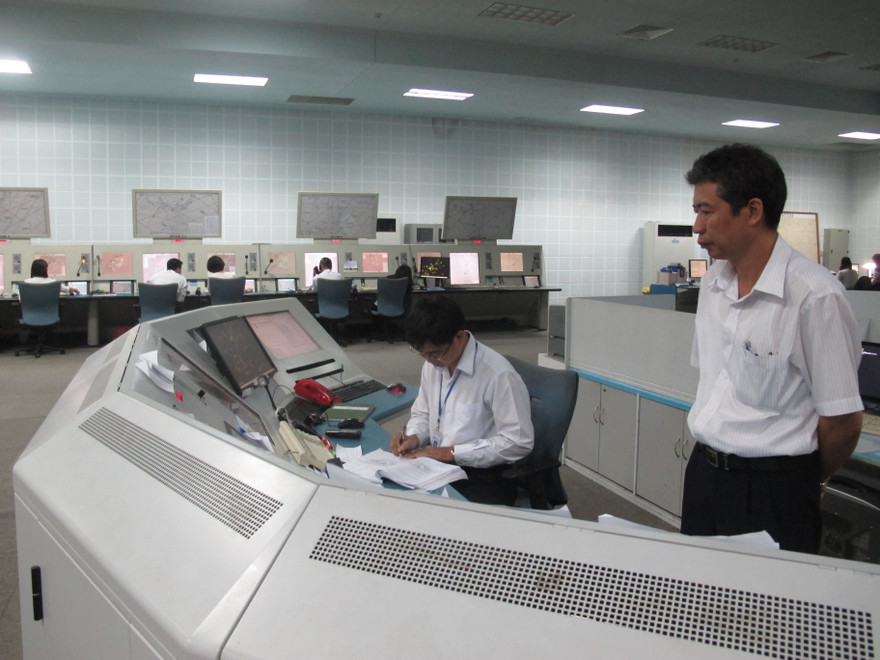 Khu vực điều hành của Trung tâm Kiểm soát bay đường dài Hồ Chí Minh. Ảnh: Sỹ Lực.