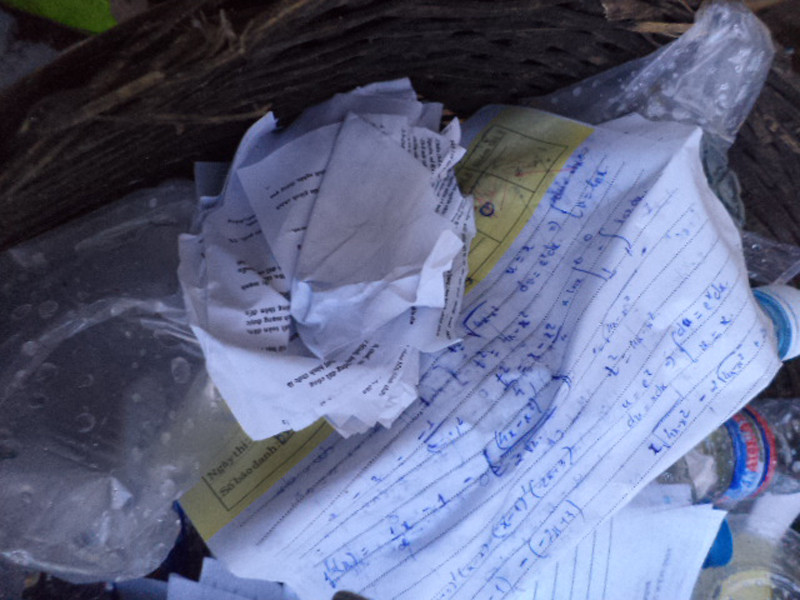 Tài liệu ở Hội đồng thi trường THPT Chuyên Nguyễn Thị Minh Khai