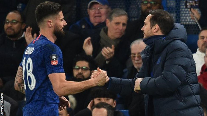 Màn trình diễn ấn tượng của Olivier Giroud đang đem đến sự khó xử dành cho HLV Lampard. Ảnh: Getty.