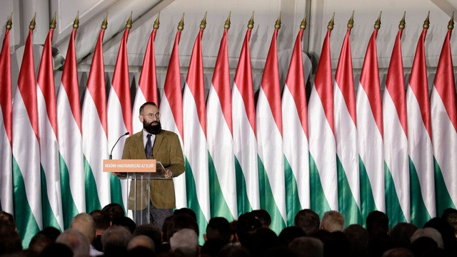 Nghị sĩ 9 nước tham gia 'tiệc thác loạn' giữa dịch COVID-19