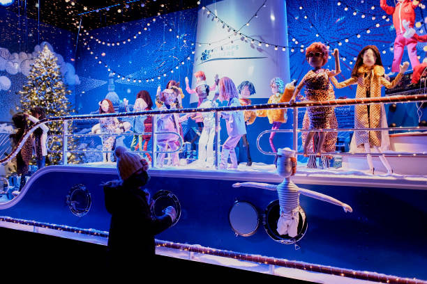 Thế giới: số ca COVID-19 vượt 71 triệu, WHO cảnh báo Giáng sinh đau buồn