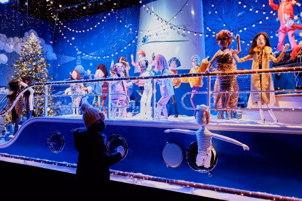 Thế giới: số ca COVID-19 vượt 71 triệu, WHO cảnh báo Giáng sinh đau buồn