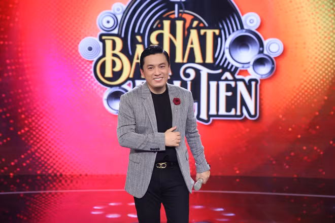 Lam Trường kể chuyện ‘tá hỏa' khi fan nữ đem con tới nhà đòi nhận cha 