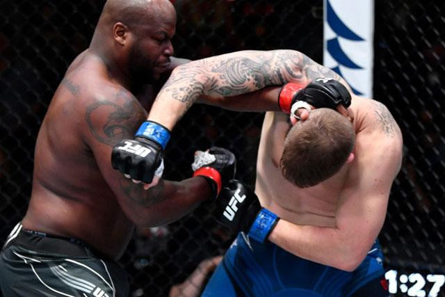 Derrick Lewis hạ knock-out Chris Daukaus.
