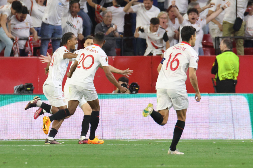 Đại thắng MU, Sevilla lập nên kỷ lục vô tiền khoáng hậu