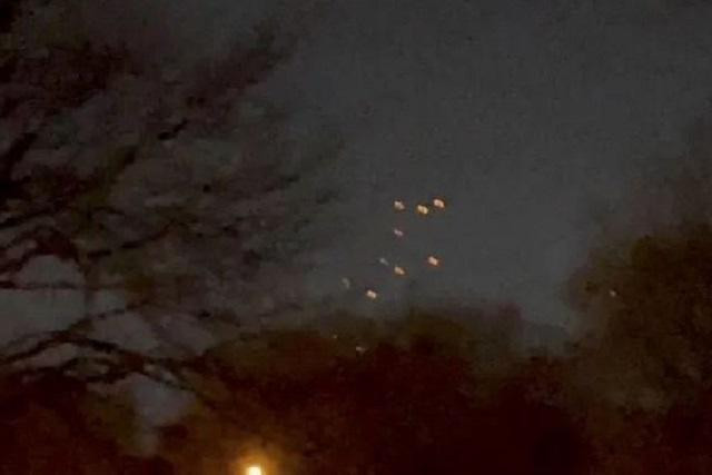 Clip 10 'UFO' bay lượn ở Mỹ dấy lên nghi vấn người ngoài hành tinh ghé thăm Trái đất