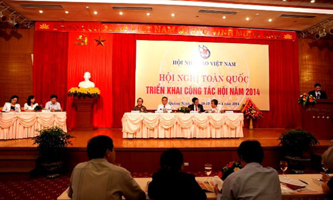 Hội Nhà báo thảo luận về báo lá cải