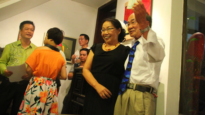 Thi sĩ Du Tử Lê tại cuộc gặp gỡ duy nhất với độc giả hâm mộ. Ảnh: Nguyễn Đình Toán