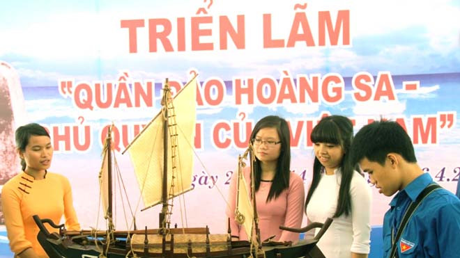 Chủ quyền biển đảo Hoàng Sa thu hút sự quan tâm của đông đảo sinh viên. ảnh: H.V