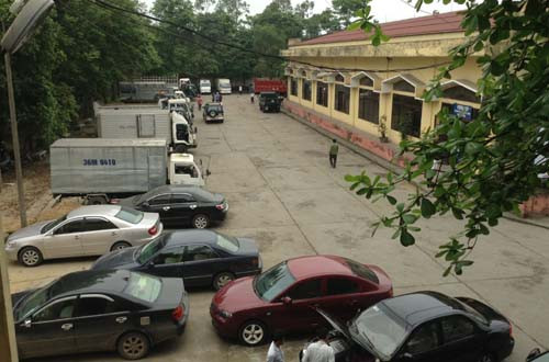  Mỗi ngày có hàng trăm lượt phương tiện đến đăng ký khám định kỳ tại Trung tâm đăng kiểm xe cơ giới Thanh Hóa. Ảnh: Lê Hoàng (VnExpress)