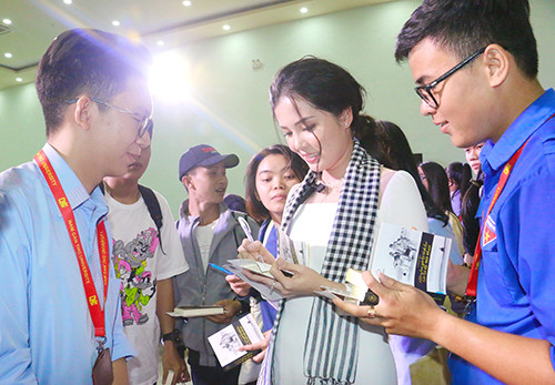 Hoa Khôi Huỳnh Thúy Vi: Học vấn và tri thức là hành trang quý giá nhất