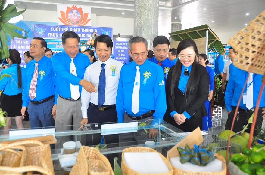 Anh Trương Minh Hoàng tái đắc cử Chủ tịch Hội LHTN Việt Nam tỉnh Hậu Giang