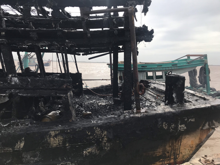 Lửa thiêu rụi 3 tàu cá gây thiệt hại gần 12 tỷ đồng