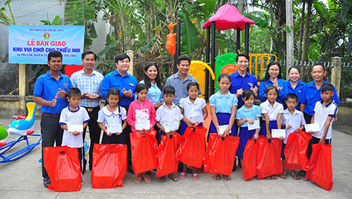 'Xuân tình nguyện – Tết sẻ chia' đến với thiếu nhi Trà Vinh