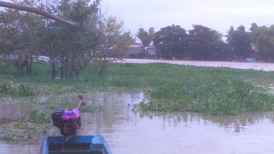 Cụ bà vớt củi mất tích ở đầu nguồn lũ