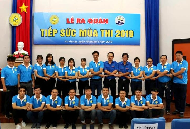Hơn 1.000 tình nguyện viện An Giang tiếp sức mùa thi