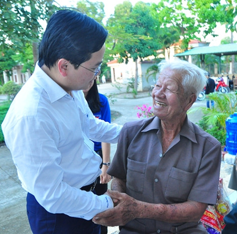 Trung ương Đoàn chúc tết chiến sỹ biên giới