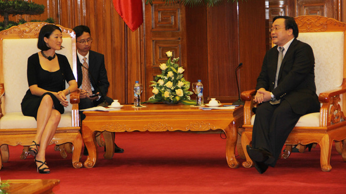 Phó Thủ tướng Hoàng Trung Hải tiếp bà Fleur Pellerin, Quốc vụ khanh phụ trách Ngoại thương, phát triển Du lịch và người Pháp ở nước ngoài. 