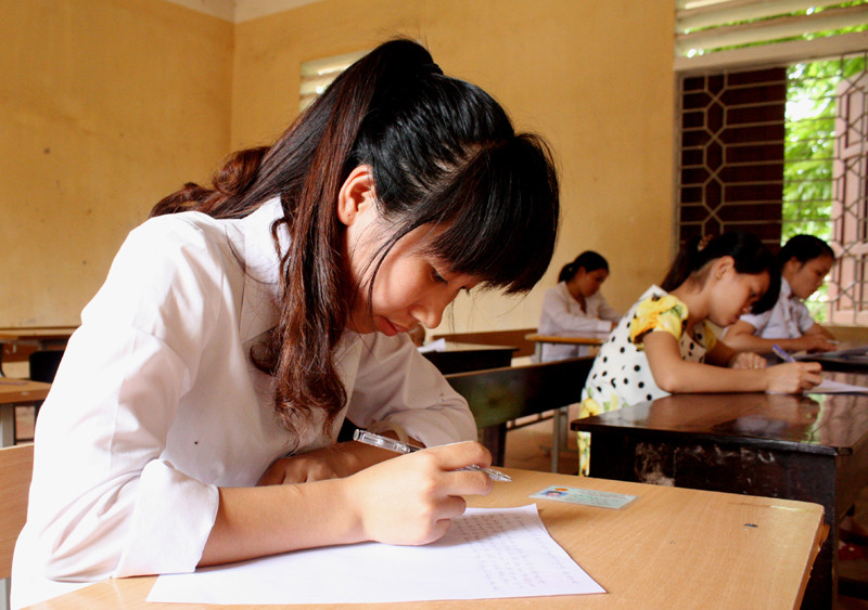 Đột phá chống tiêu cực tuyển dụng viên chức