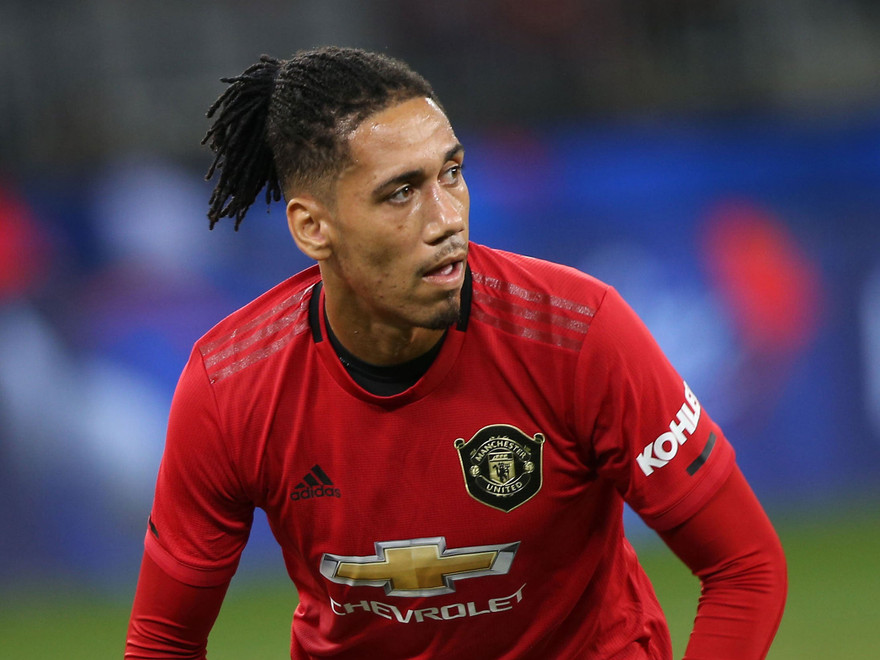 Chris Smalling sẽ chia tay M.U vào phút chót.