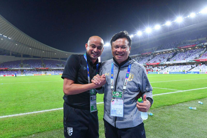 HLV Sirisak Yodyardthai và cộng sự