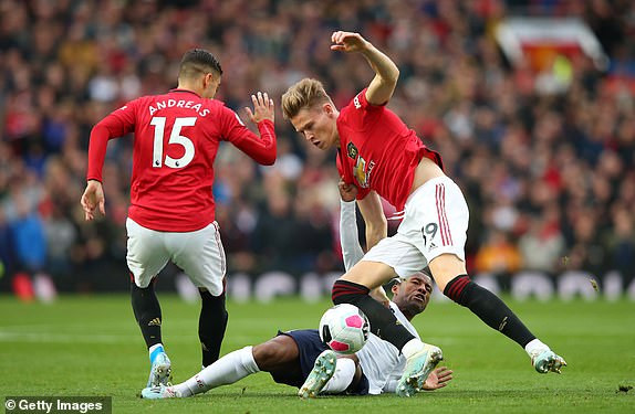 VAR 2 lần trợ giúp, M.U vẫn không thắng được Liverpool