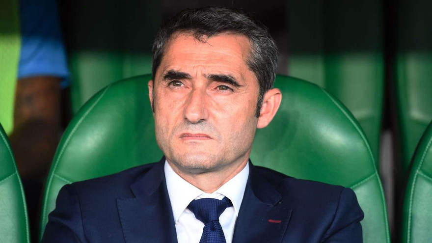 Barcelona sa thải Valverde để lấy chỗ cho HLV tuyển Bỉ?