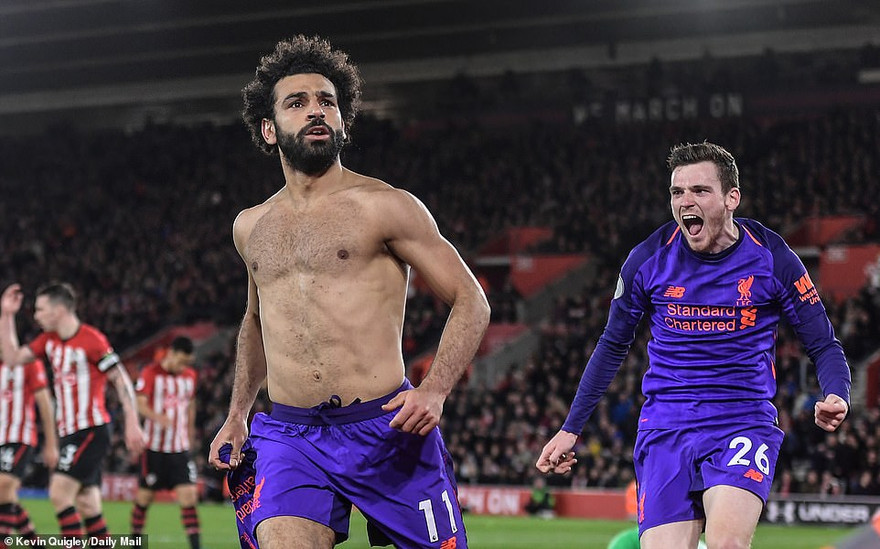 Mohamed Salah ăn mừng trước Southampton