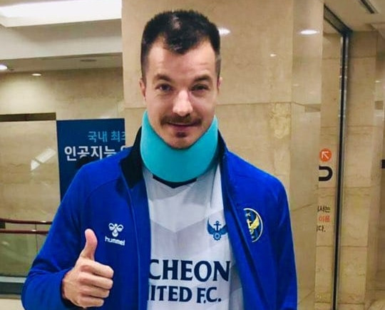 Stefan Mugosa dính chấn thương nặng ở cổ. Ảnh: Incheon United