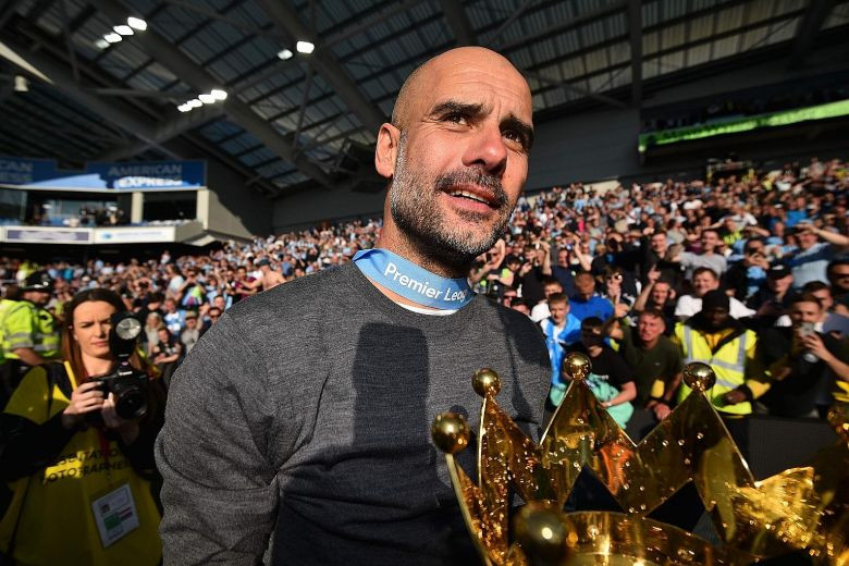  HLV Pep Guardiola giúp Man City thống trị bóng đá Anh