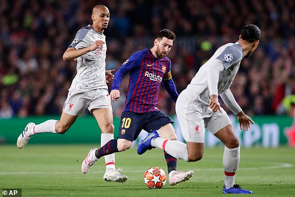 Messi lập cú đúp, Barcelona đặt một chân vào chung kết
