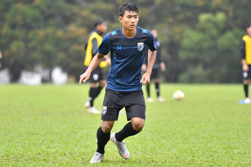 Suphanat Mueanta sẽ có cơ hội tham gia vòng loại World Cup 2022?