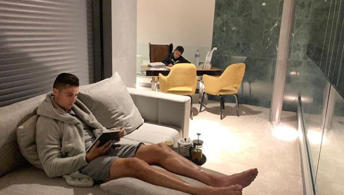 Ronaldo ngồi nhà thay vì đến dự lễ trao giải The Best.