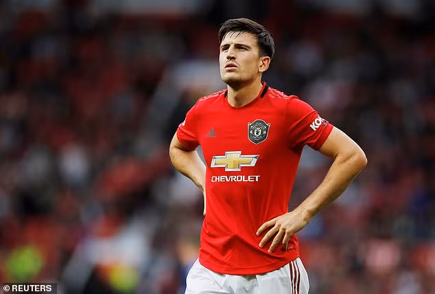 Harry Maguire có màn ra mắt ấn tượng trước Chelsea.
