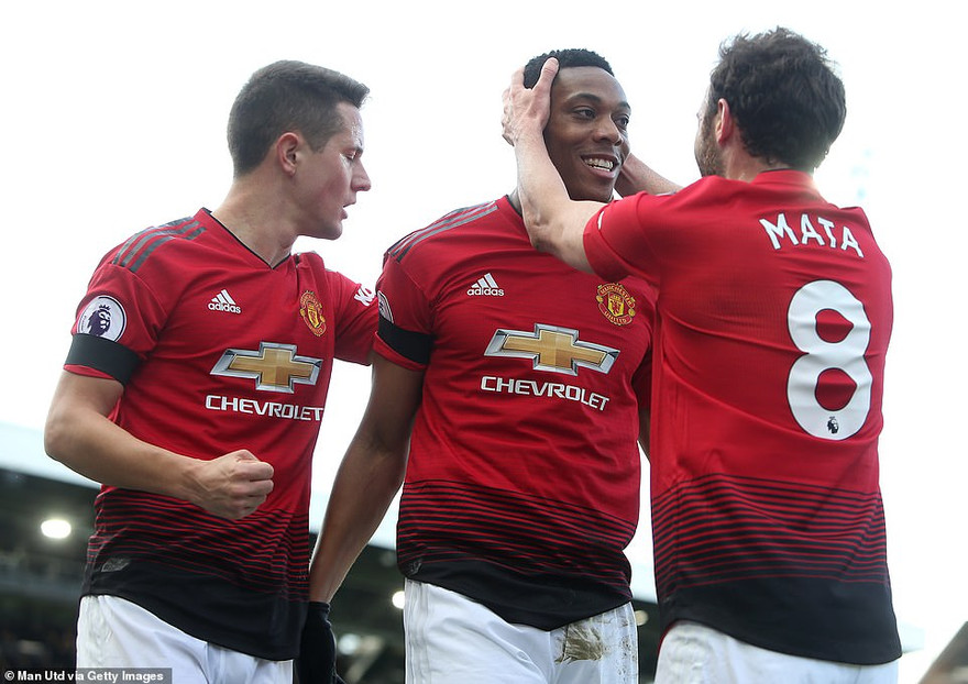 Martial tỏa sáng rực rỡ giúp M.U thắng dễ Fulham