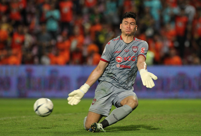 Đặng Văn Lâm không thể sửa sai cho đồng đội