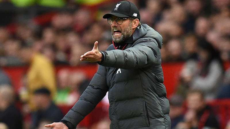 Liverpool đứt mạch toàn thắng, HLV Klopp cay cú M.U