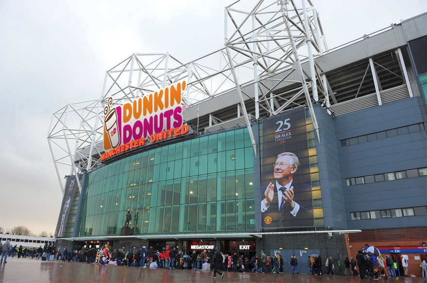 Huyền thoại khuyên M.U bán tên Old Trafford vì lý do cực hay