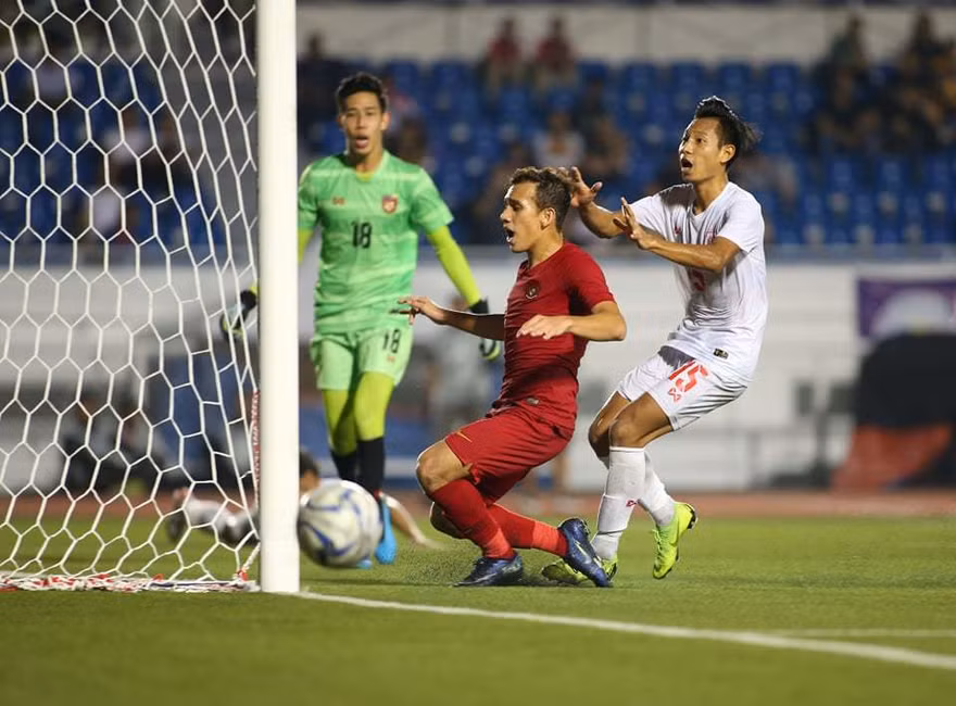 Egy Maulana kiệt sức sau trận thắng U22 Myanmar.