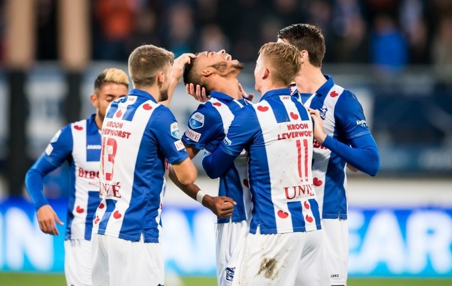 SC Heerenveen nằm ở nhóm giữa giải VĐQG Hà Lan.