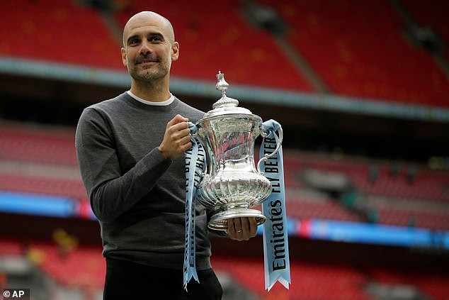 Pep Guardiola giúp Man City thống trị bóng đá Anh