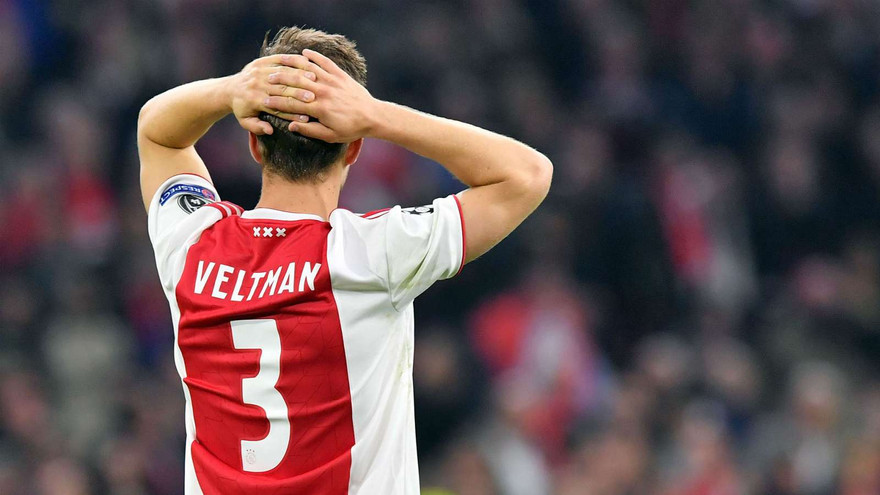 Hậu vệ Ajax không tin vào thất bại