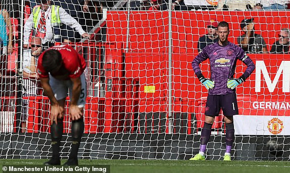 M.U thua sốc Crystal Palace ngay tại Old Trafford