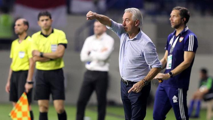 HLV Bert van Marwijk đang chịu áp lực lớn ở UAE.