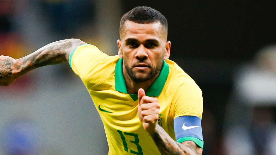 Dani Alves trở về Brazil khoác áo Sao Paulo.