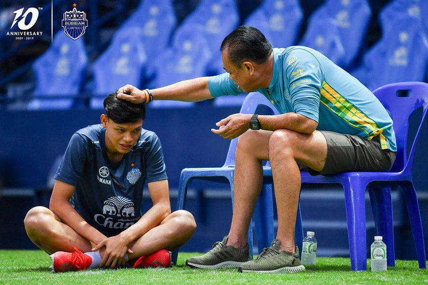 Supachai bị Chủ tịch Buriram United nhắc nhở. Ảnh: Buriram United 
